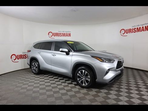 Used 2023 Toyota Highlander XLE image 10