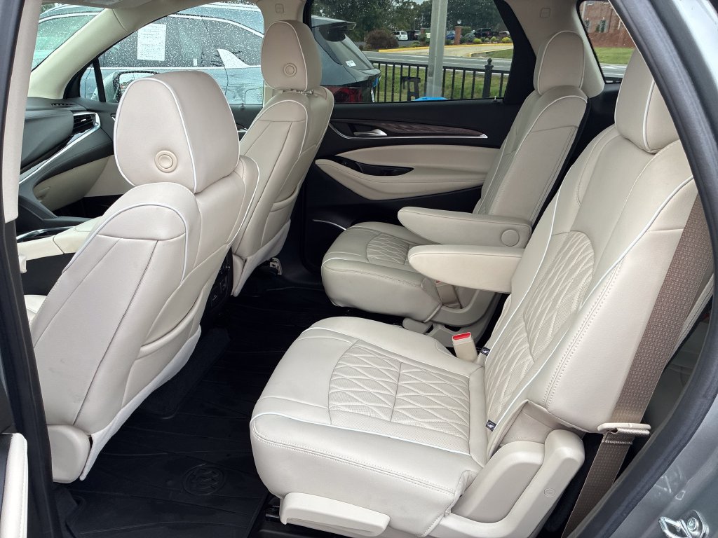 Used 2023 Buick Enclave Avenir w/ Avenir Technology Package AWD/4WD image 20