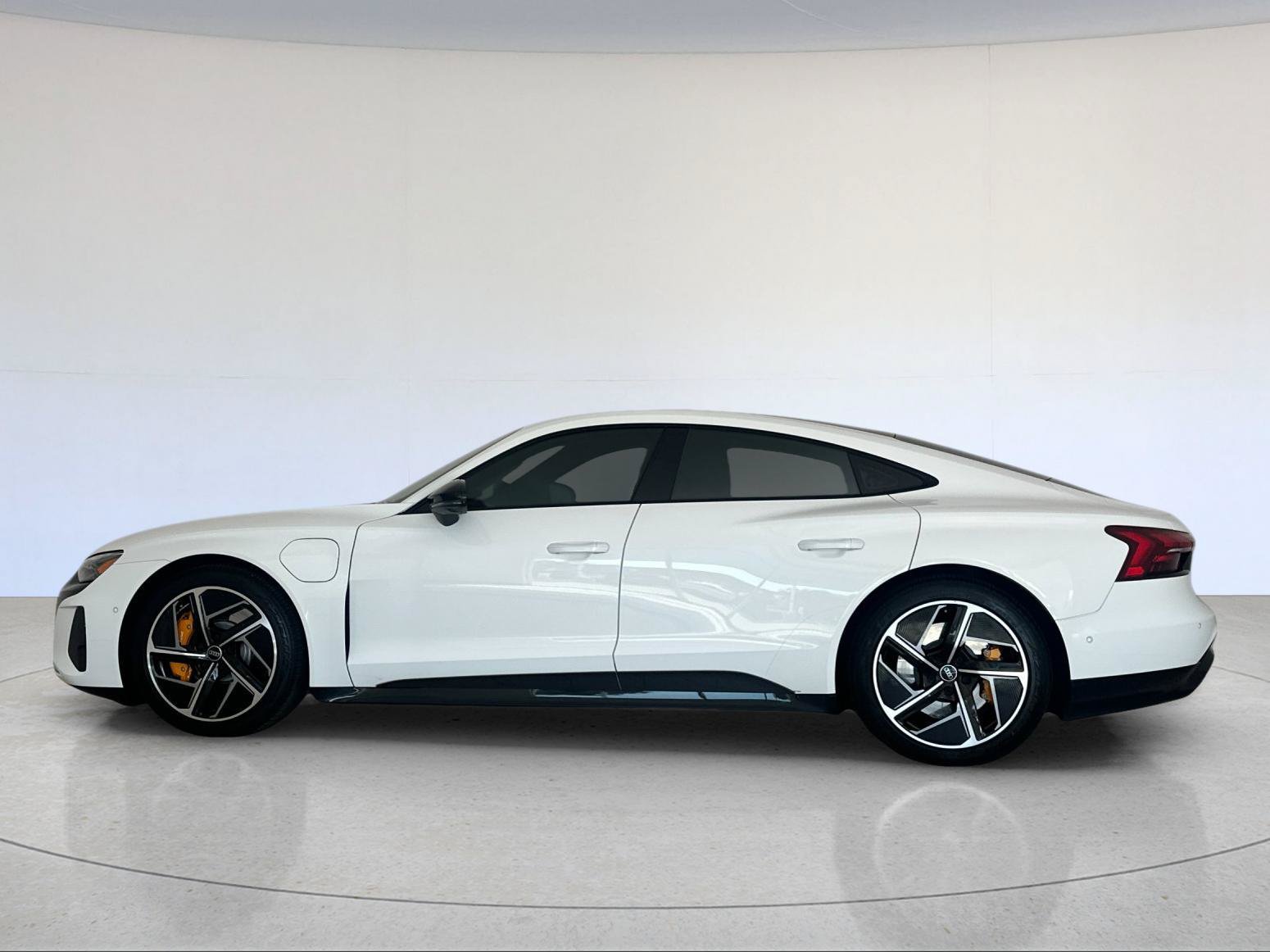 Used 2023 Audi RS e-tron GT w/ Carbon Performance Package AWD/4WD image 3