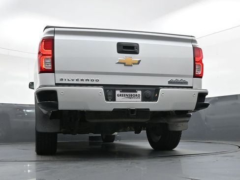 Used 2018 Chevrolet Silverado 1500 High Country image 43