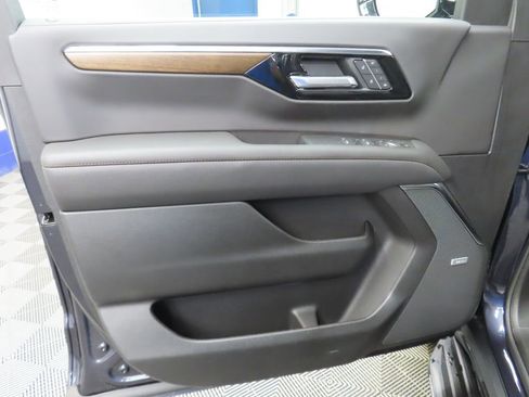 Used 2025 Chevrolet Tahoe High Country AWD/4WD image 75
