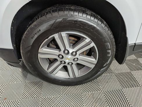 Used 2017 Chevrolet Traverse LT image 32