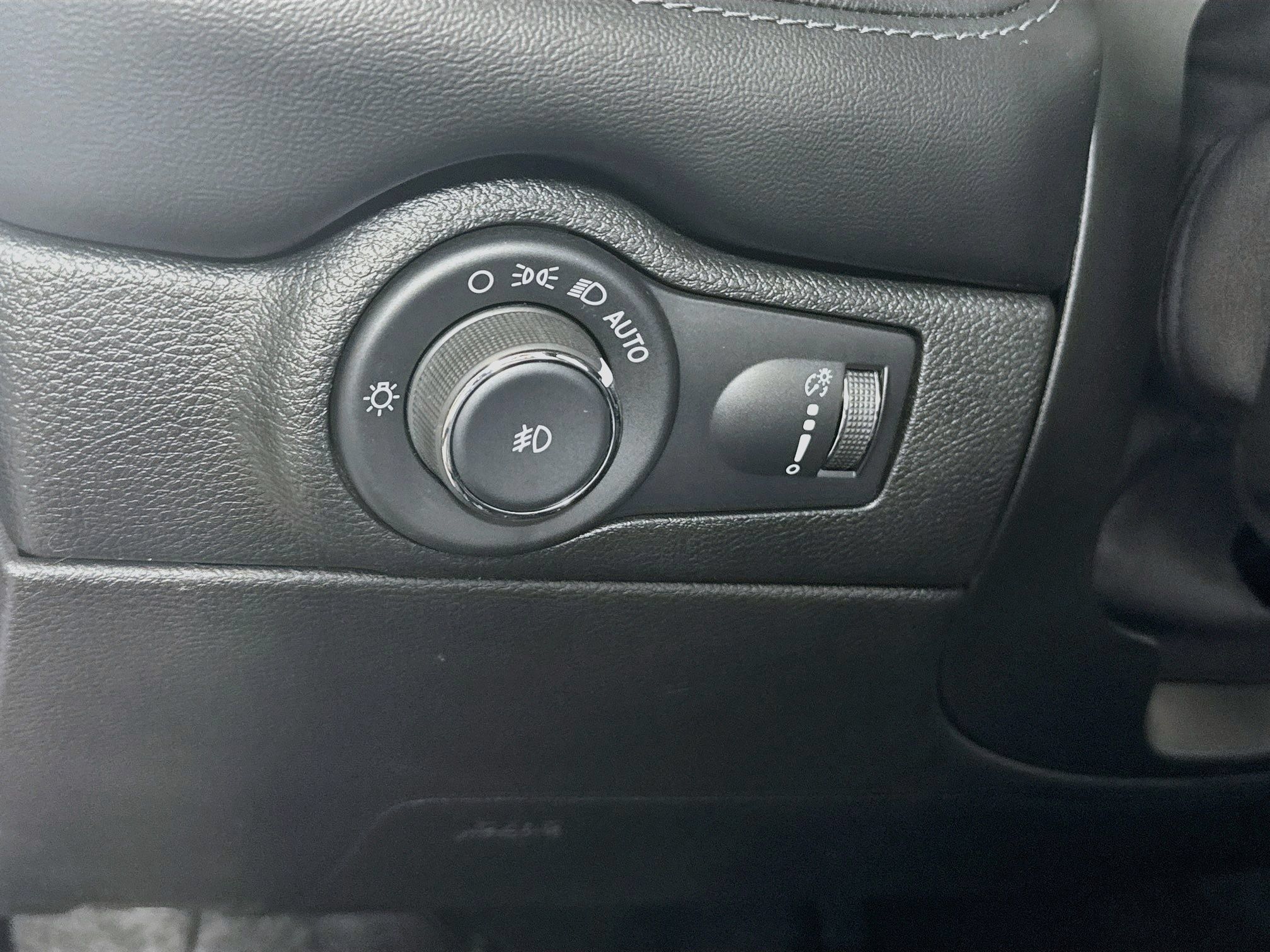 Used 2022 Dodge Durango GT AWD/4WD image 11