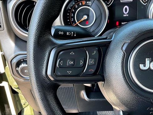 Used 2022 Jeep Wrangler Sport AWD/4WD image 10