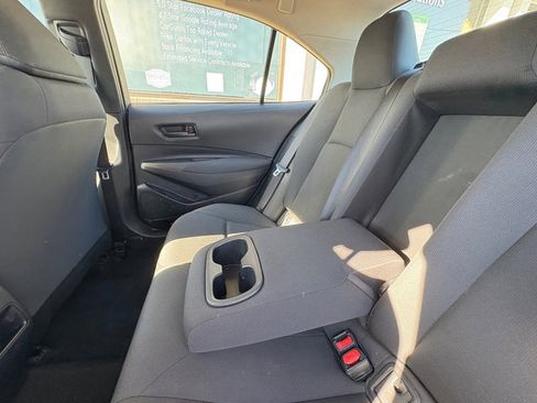 Used 2022 Toyota Corolla LE image 19