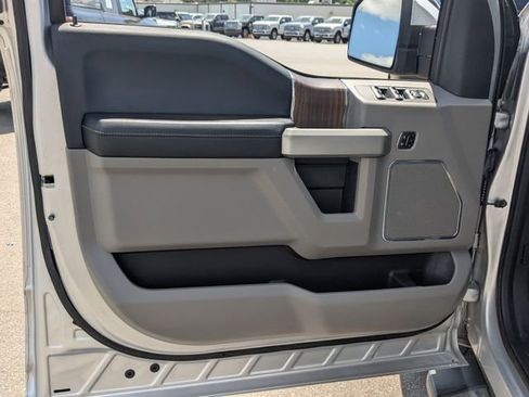 Used 2016 Ford F150 Lariat RWD image 9