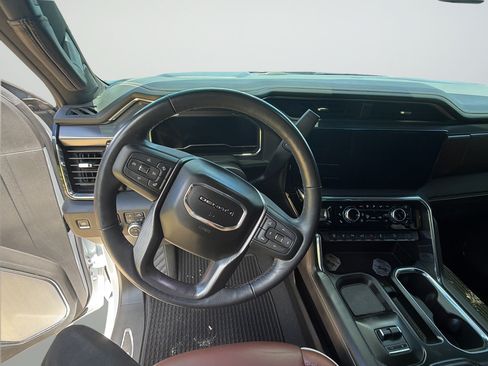 Used 2024 GMC Sierra 2500 Denali Ultimate AWD/4WD image 24