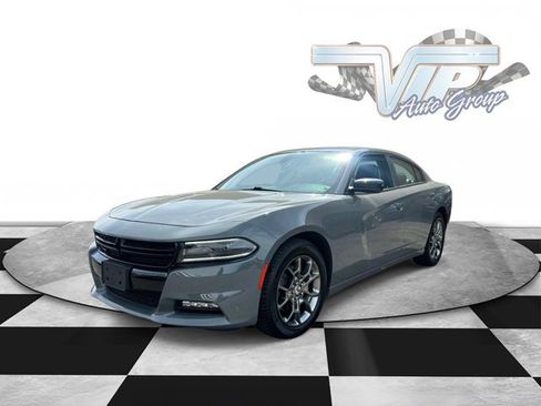 Used 2017 Dodge Charger SXT w/ AWD Plus Group image 2
