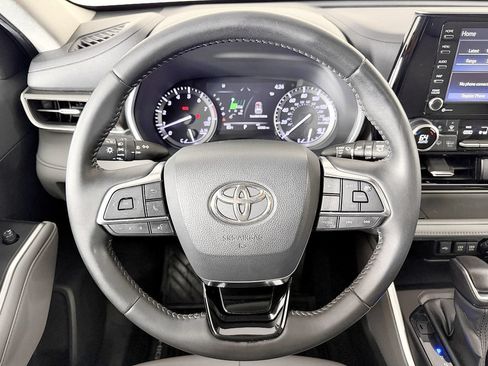 Used 2020 Toyota Highlander XLE AWD/4WD image 62