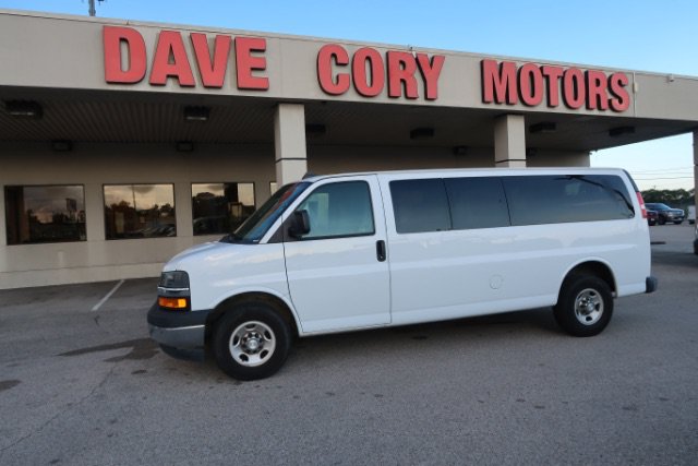 Used 2020 Chevrolet Express 3500 LT w/ LT Preferred Equipment Group RWD image 1
