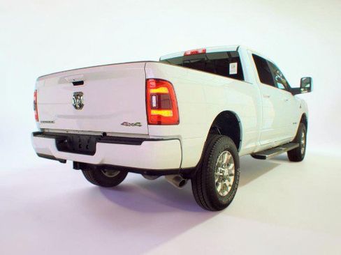 Used 2024 RAM 2500 Laramie AWD/4WD image 8