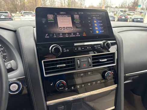 Used 2021 Nissan Armada SV w/ SV Appearance Package image 9