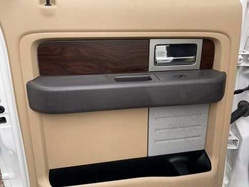 Used 2012 Ford F150 Lariat w/ Lariat Chrome Pkg image 16