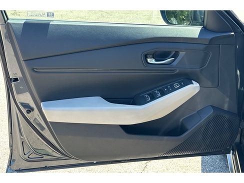 Used 2024 Honda Accord EX image 11