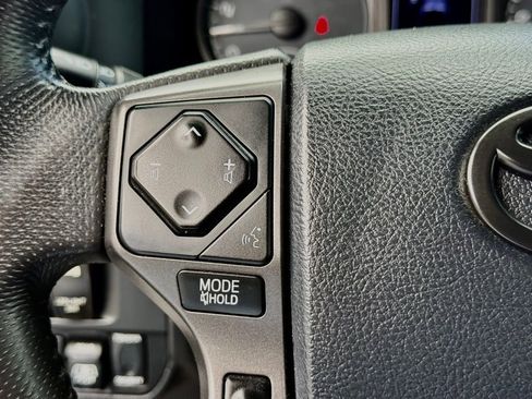 Used 2017 Toyota Tacoma TRD Off-Road w/ Tow Package AWD/4WD image 21