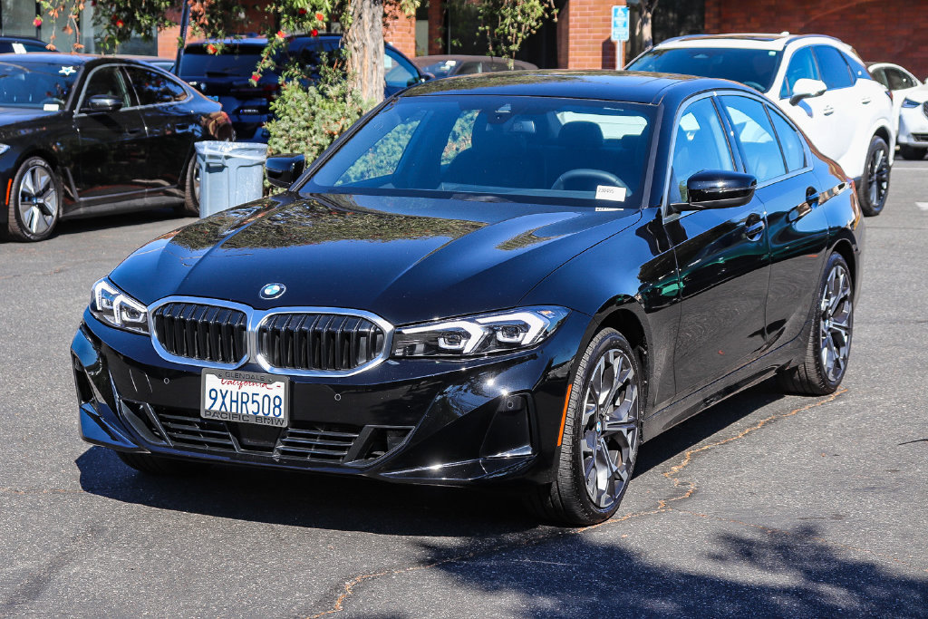 Used 2026 BMW 330i xDrive Sedan w/ Convenience Package AWD/4WD image 3