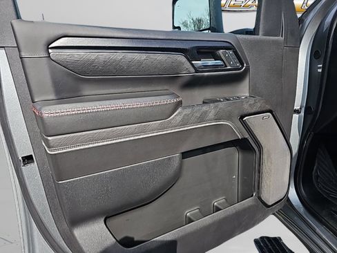 Used 2024 GMC Sierra 2500 AT4X w/ AT4X AEV Edition image 18