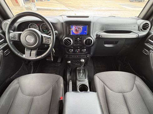 Used 2017 Jeep Wrangler Unlimited Sport w/ Quick Order Package 24S AWD/4WD image 25
