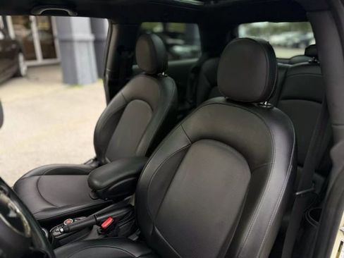 Used 2017 MINI Cooper 2-Door Hardtop image 25