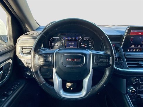 Used 2021 GMC Yukon XL SLT image 12