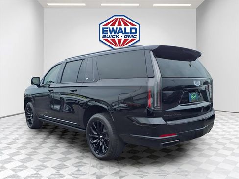 Certified 2026 Cadillac Escalade ESV Sport w/ LPO, ONYX Package AWD/4WD image 4