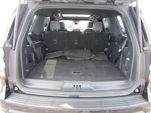 Used 2023 Ford Expedition Limited AWD/4WD image 10