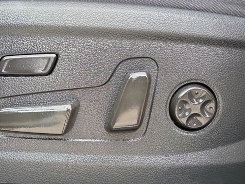 Used 2020 Hyundai Santa Fe Limited AWD/4WD image 31