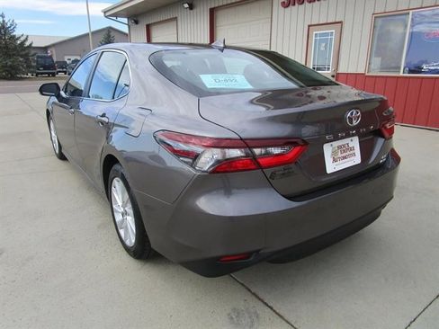 Used 2023 Toyota Camry LE image 9