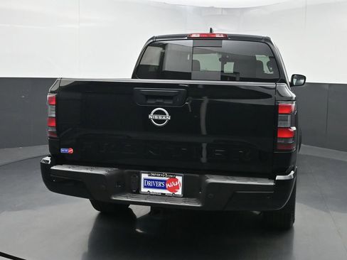 Used 2025 Nissan Frontier SV w/ SV Convenience Package RWD image 39