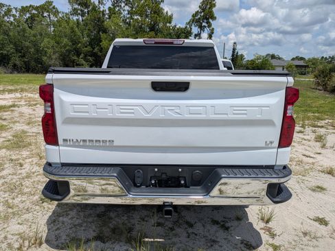 Used 2024 Chevrolet Silverado 1500 LT AWD/4WD image 5