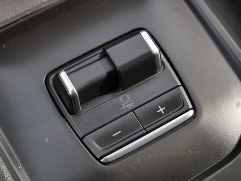 Used 2025 GMC Sierra 2500 AT4 image 47