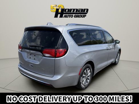 Used 2020 Chrysler Pacifica Touring-L Plus w/ Advanced Safetytec Group FWD image 5