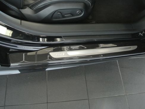 Used 2011 Audi R8 V10 AWD/4WD image 23