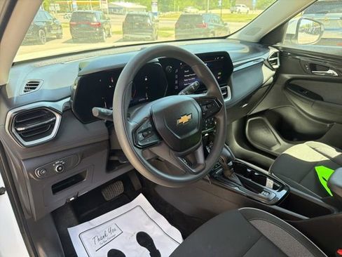 Used 2025 Chevrolet TrailBlazer LT AWD/4WD image 20
