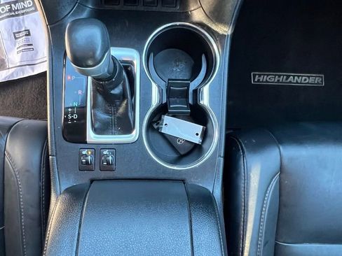 Used 2019 Toyota Highlander XLE image 13