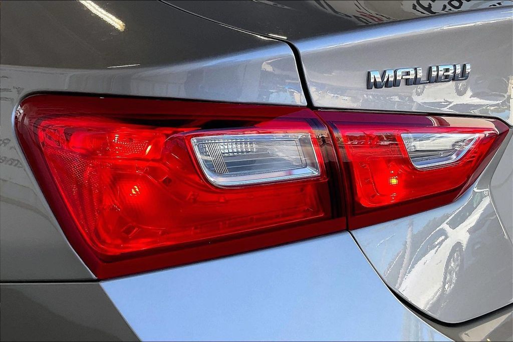 Used 2024 Chevrolet Malibu LT FWD image 18