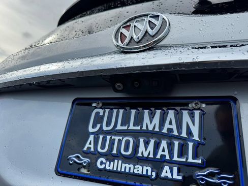 Used 2022 Buick Enclave Essence w/ Experience Buick Package FWD image 8