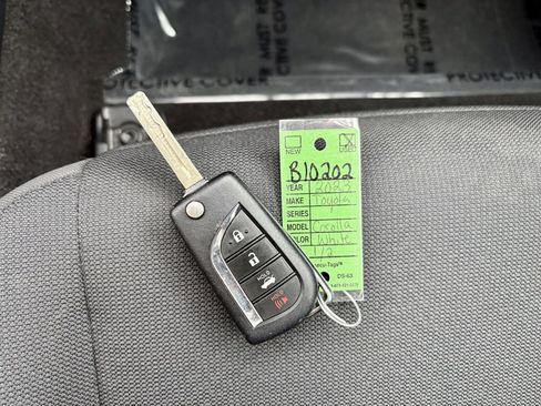 Certified 2023 Toyota Corolla LE image 24