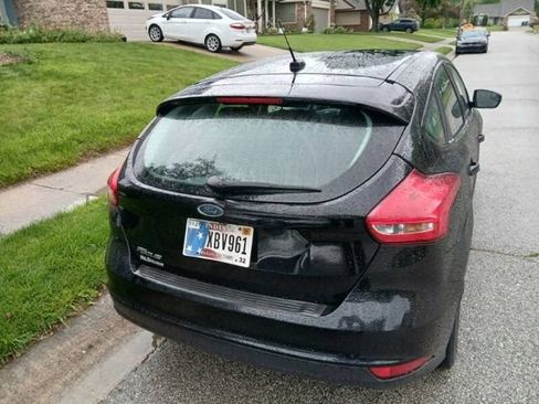 Used 2017 Ford Focus SE FWD image 4