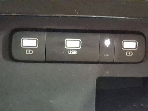 Used 2024 Kia Carnival SX image 29