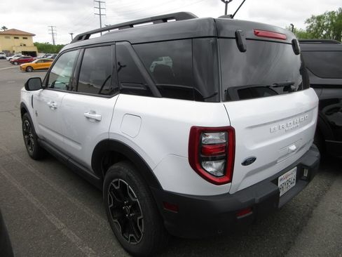 Certified 2025 Ford Bronco Sport Outer Banks AWD/4WD image 2