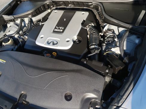 Used 2017 INFINITI Q70 3.7 image 46