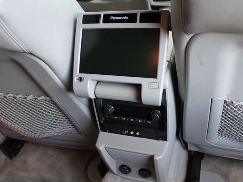 Used 2007 Cadillac SRX w/ Theater Package image 22