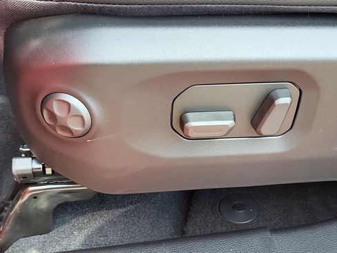 New 2025 Jeep Gladiator High Tide image 19