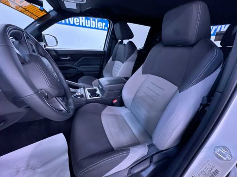 Used 2025 Toyota Tacoma TRD Off-Road image 14