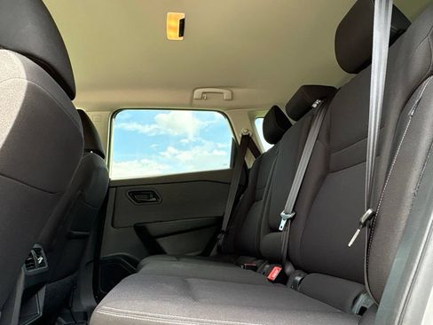 Used 2023 Nissan Rogue S AWD/4WD image 14