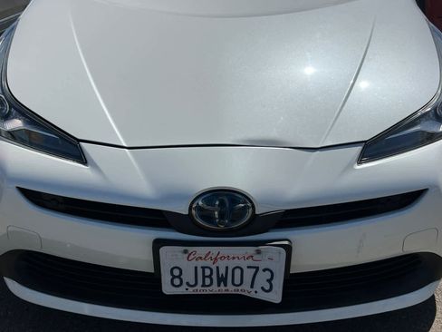 Used 2019 Toyota Prius LE w/ Carpet Mat Package image 12