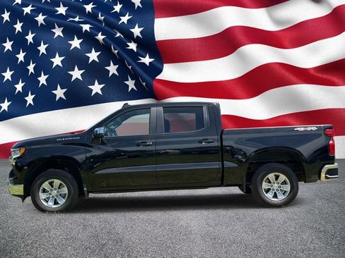 Used 2025 Chevrolet Silverado 1500 LT AWD/4WD image 11