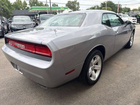 Used 2013 Dodge Challenger SXT RWD image 5