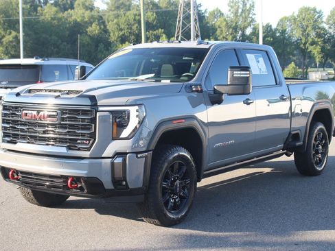 Used 2024 GMC Sierra 2500 AT4 w/ AT4 Premium Plus Package AWD/4WD image 3